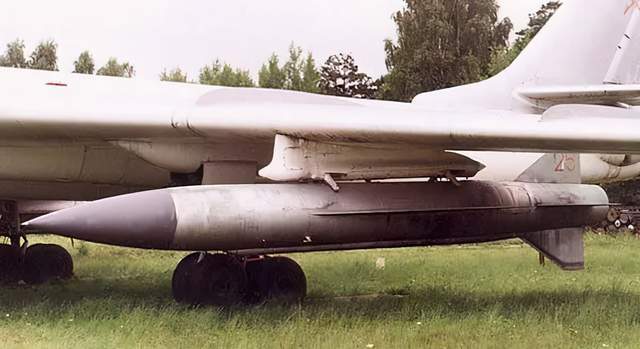 目前俄罗斯海军已经基本停止了对p-700,p-1000之类的舰射反舰导弹的