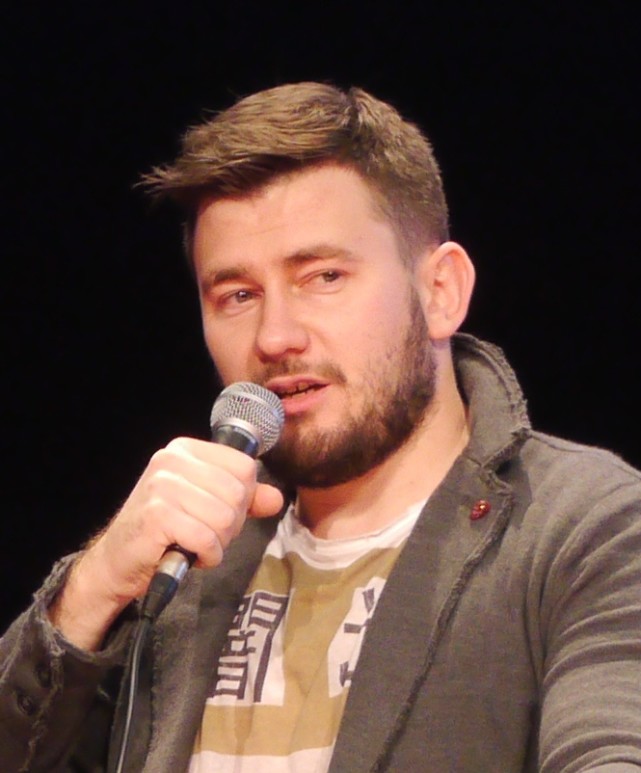 他在18岁时就开始写《地铁2033》的原著|地铁2033|德米特里·格鲁克夫