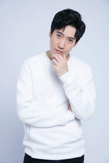 美男子常远读懂爷爷时已人近中年