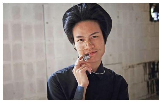 广东青年罗福兴,创办"杀马特家族",婉拒富婆追求,现混得咋样