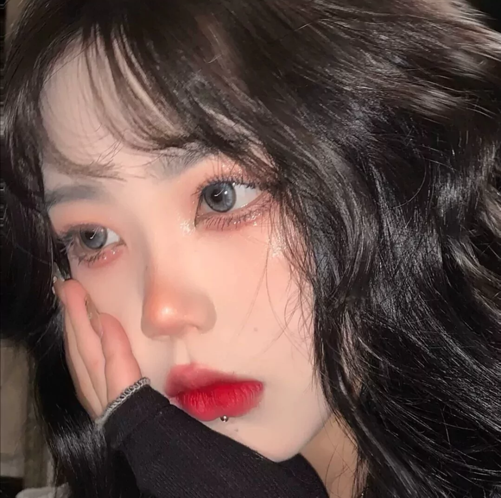 ins微微丧的女头