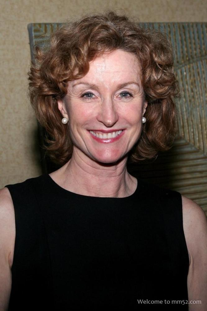 绝望的主妇女演员丽萨巴恩斯车祸去世享年65岁