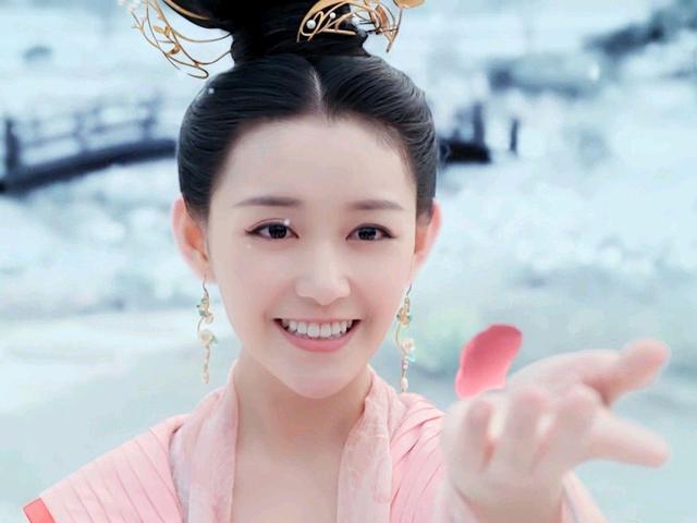 听说00后小花古装不太行,没有大美人?