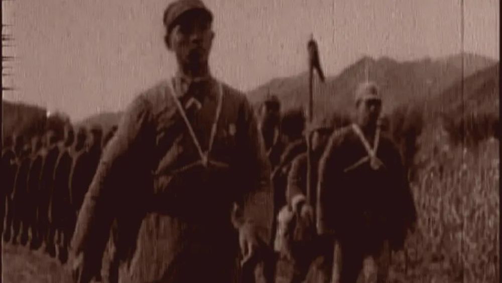 父亲 大哥英勇牺牲 其他家人被残忍杀害 他说 为了国家 值得 全网搜