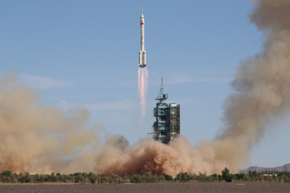 神舟十二号载人飞船发射圆满成功