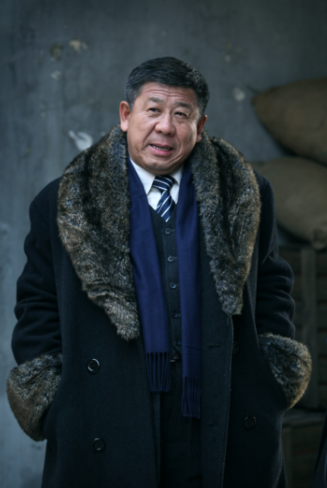 老戏骨演员程煜以反面角色深入人心,这次饰演特务科头目,更是轻车熟路