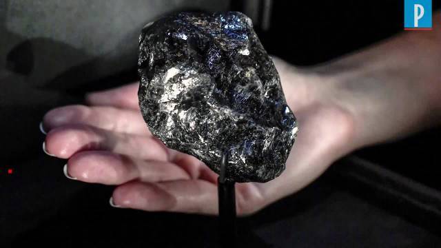 博茨瓦纳开采出巨型钻石1098克拉世界第三大