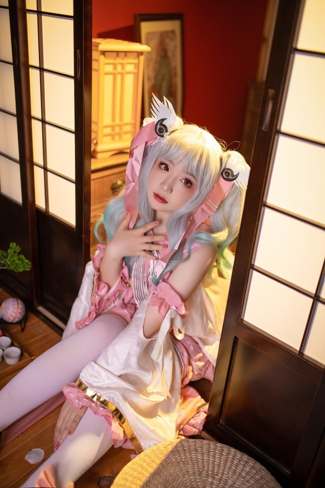 出镜:look萝可妆造摄影后期: 透明人间工作室宁宁的萝卜腿我真的爱辽