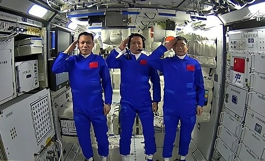 祝贺神舟十二号载人飞船发射及与核心舱对接圆满成功