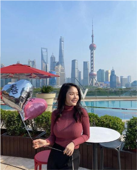 很多网友在查找相关的个人资料照片,有网友发出一些林妍蓉扮演黄蓉的