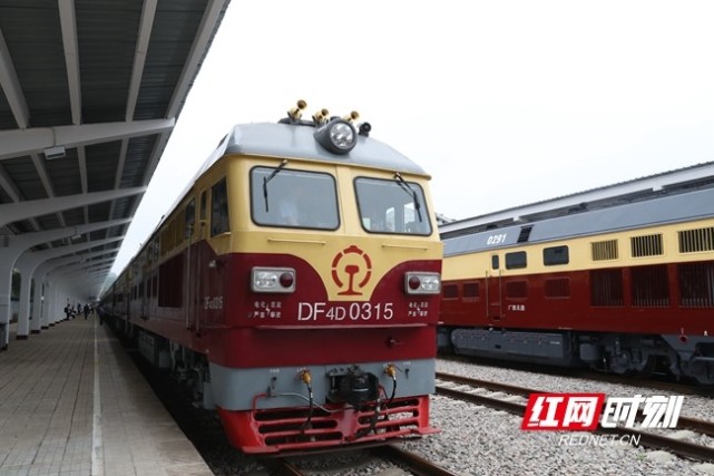 组图丨全国首条红色铁路专线长啥样一组高清图抢鲜看