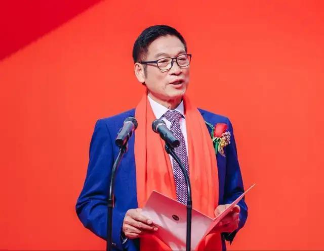 代工耐克的台湾老板赚了1000亿|代工|首富|华利集团|耐克|张聪渊