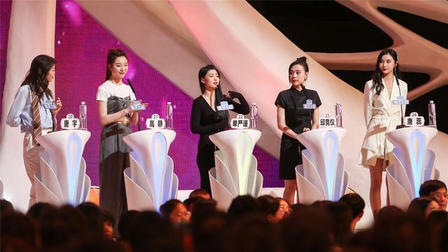 不如我服个软让事情先过去"……本周六(6月19日)晚《非诚勿扰》,一位