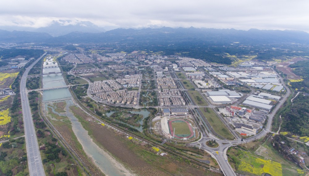 多难兴邦涅盘重生废墟崛起新北川