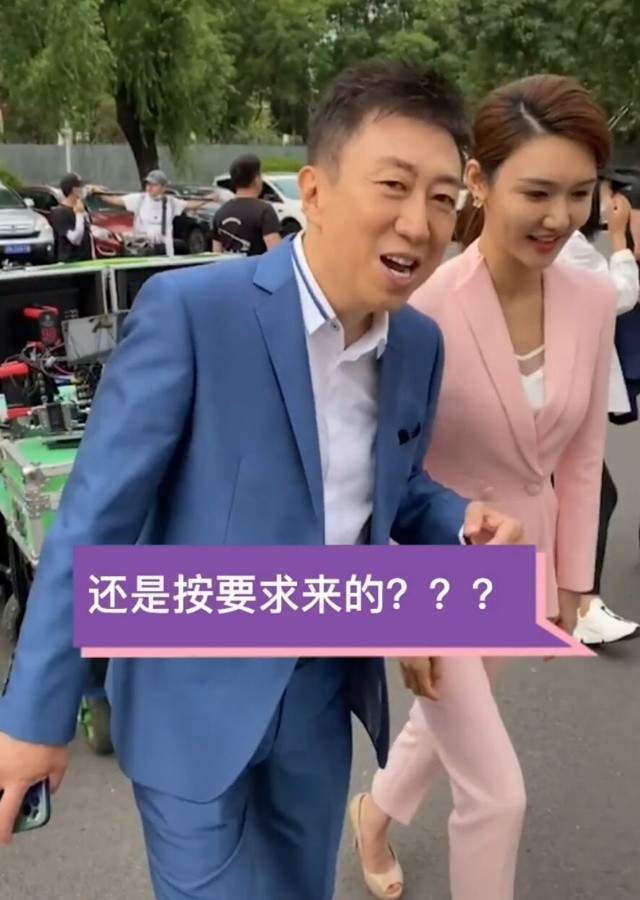 陈伟鸿晒央视拍摄花絮调侃与龙洋衣服般配与朱莉育有一子一女