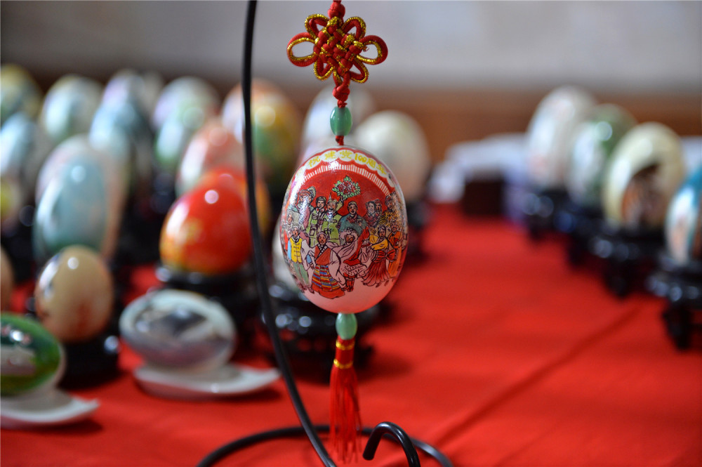 惊叹四川内江市民创作百枚蛋壳画讲党史