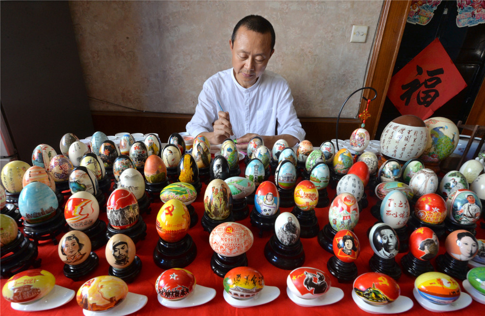 惊叹四川内江市民创作百枚蛋壳画讲党史