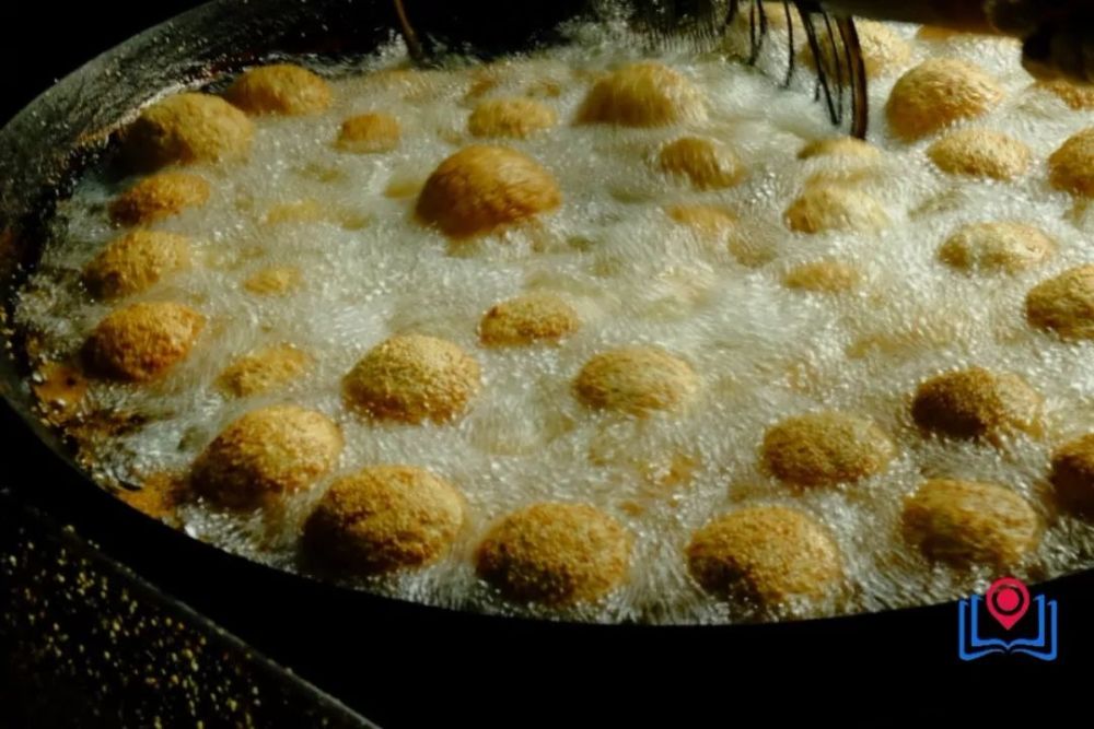 煎堆碌碌,金银满屋,过年当然少不了这道贺年小吃导赏员电车介绍老房子