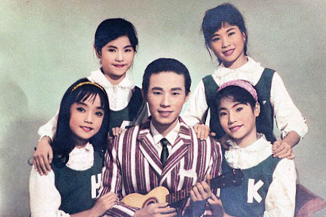 除了在合唱团成绩突出之外,文夏个人的歌手事业同样辉煌,曾发行过数十