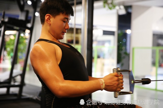 军人退伍之后能考虑什么行业?|健身教练|健身房