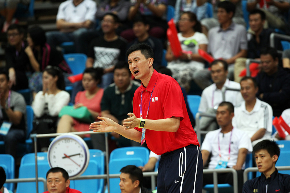 广东男篮主教练杜锋
