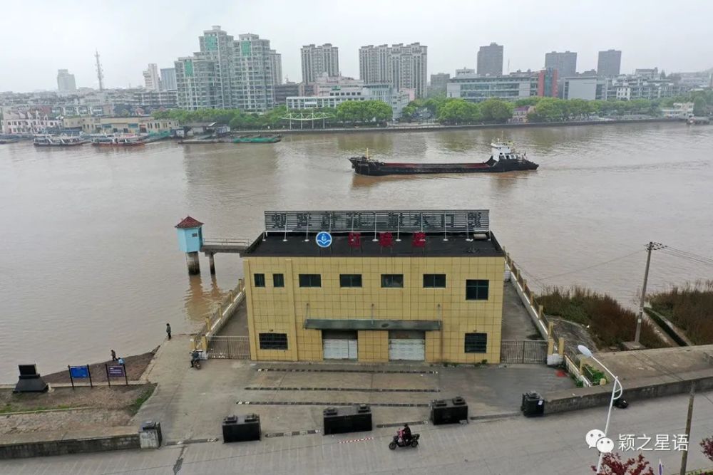 清代宁波府定海县改名为镇海县后,渡口也随之改为镇海江南渡,再演变为