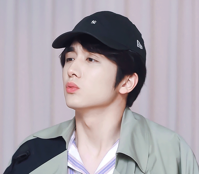 张新成新剧开播,饰演女生毫无违和感,各种撒娇卖萌都抓住了精髓