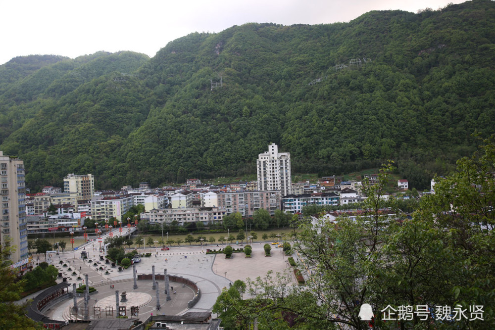 陕西镇巴县城四面环山民风淳朴大巴山里的一颗明珠