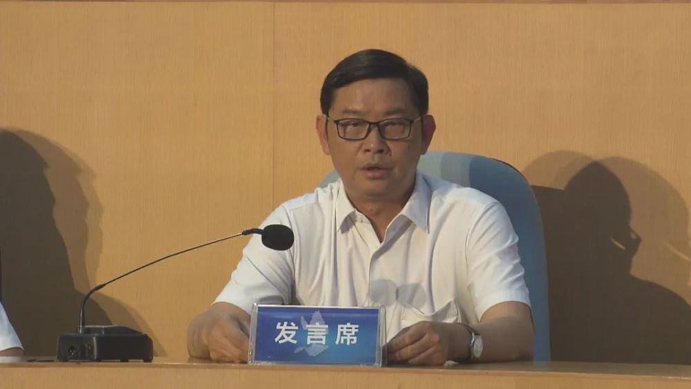 参与第二期《丽江投资访谈录》的是古城区,古城区区长朱学斌 ,副区长