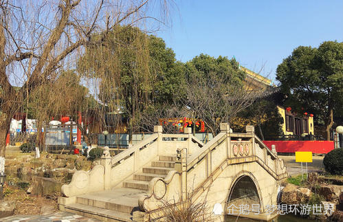 这座历史悠久的古镇就是甘露古镇,隶属江苏无锡,古名为"月溪",距今