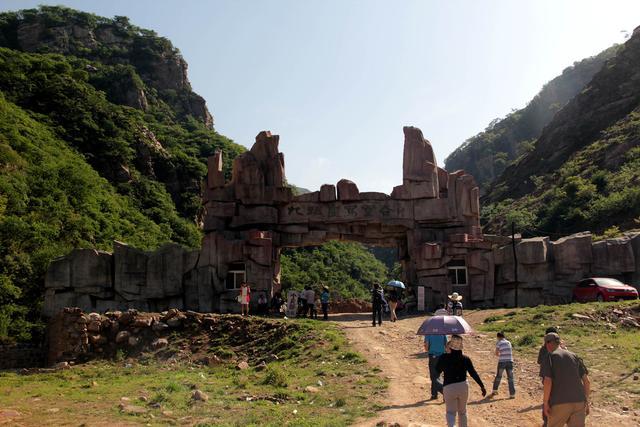 河南有一县城,铁矿储量达8亿吨,是罕见用企业名称命名的城市