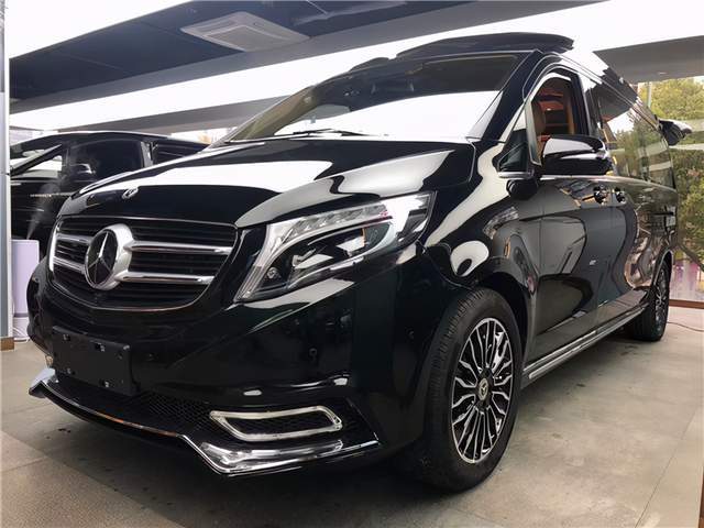 奔驰v260l改装商务车黑武士版霸气外观豪华高顶七座