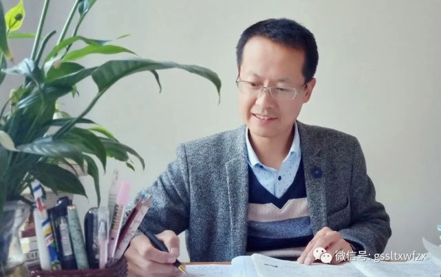 个人简介—记甘肃省中小学学科带头人刘俊峰同志情系教育 桃李满
