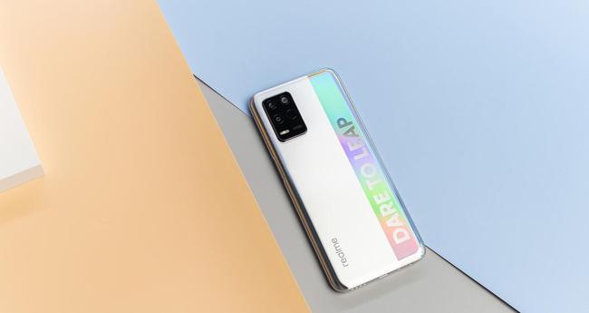 骁龙750g120hz可变帧电竞屏爆款realme真我q3直降100元