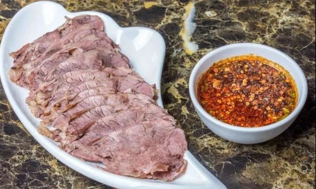 云南·四时餐桌丨在云南牛肉要fǎn这种吃!