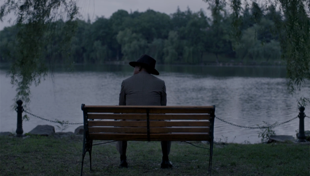 朱怡贞的崩溃痛哭,顾慎言没有等到同伴的落寞背影都颇具感染力,英雄的