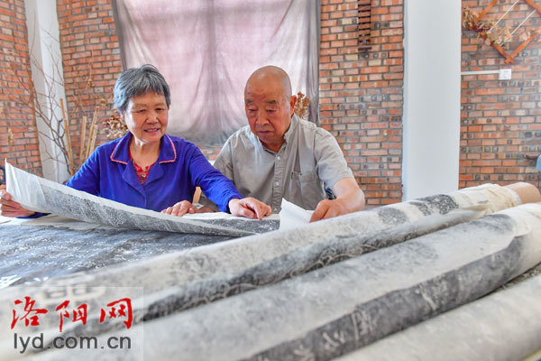 84岁老人手写100余万字笔记堪称孟津的百科全书