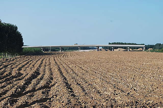 农村土地统一耕种是趋势推动合作社和农场发展小农户有福了