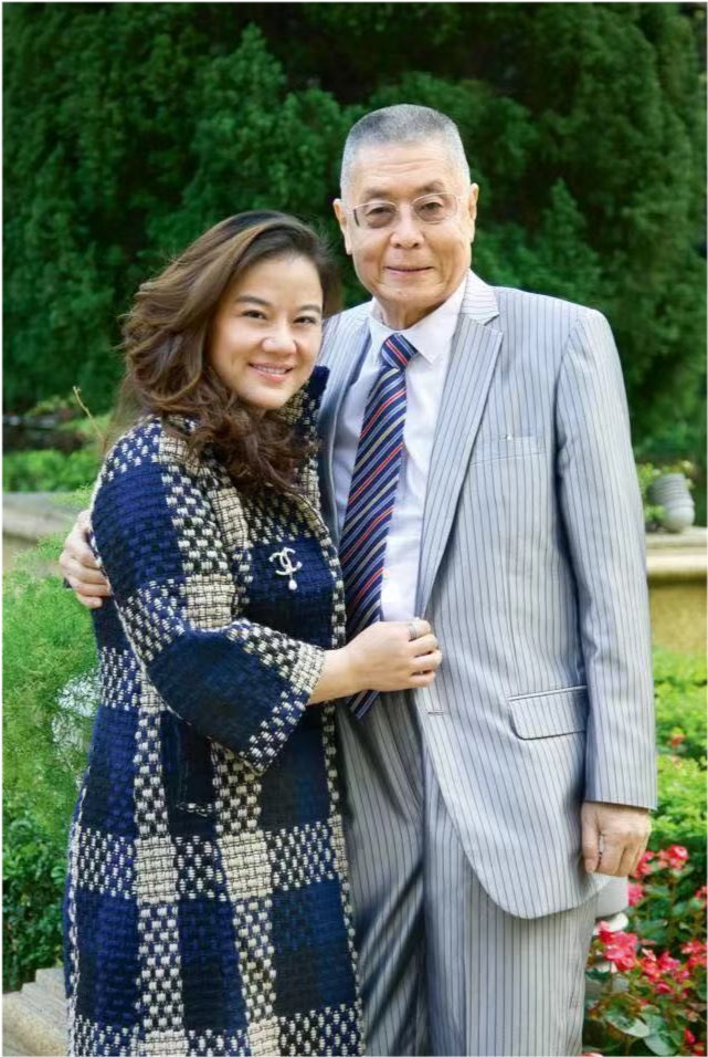 刘诗昆与爱女共度首个父亲节!81岁高龄再当爸,被妻子曝成女儿奴