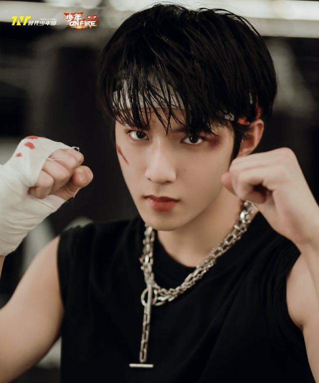 刘耀文再现袁华表白名场面,宋亚轩当场笑翻!