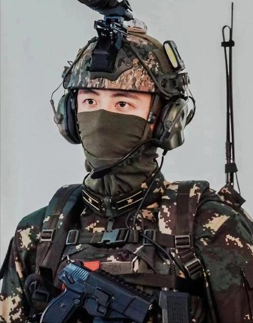 《维和防暴队》预告袭来,张哲瀚被指像保安,与王一博差距明显