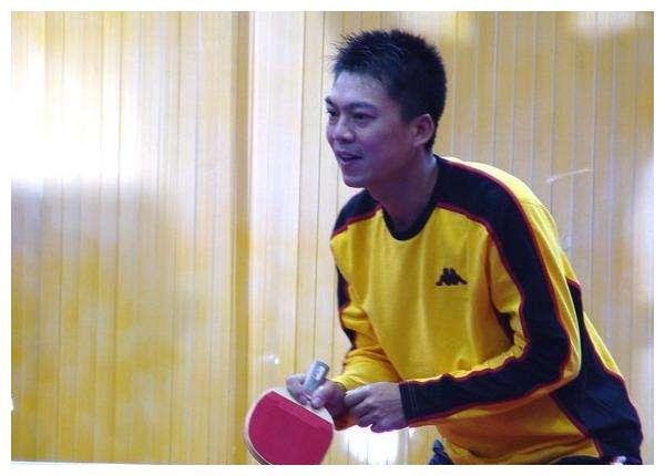 乒乓球世界冠军江嘉良，娶演员娇妻，退役后建立乒乓球学校