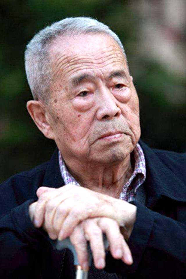 《南征北战》中的敌军参谋长让观众记住了他,演技高超,以假乱真