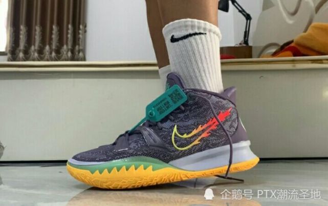 又一颜值在线的球鞋来袭这双欧文7破晓你爱了么