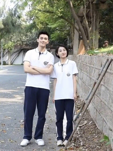 吴磊张子枫毕业照曝光少年少女cp满满爱意