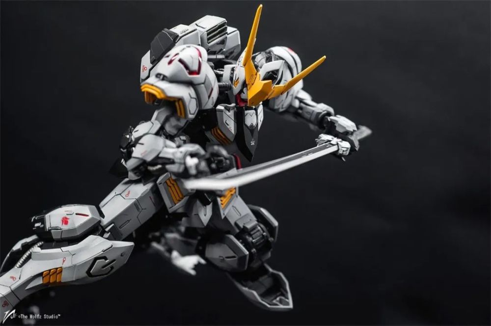 mg巴巴托斯细节改造,黑白配色_腾讯新闻