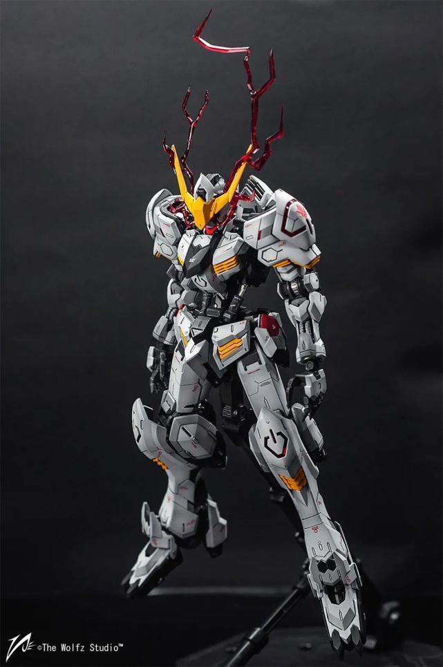 wolfz studio的这台mg巴巴托斯,是刻线细化加上改色