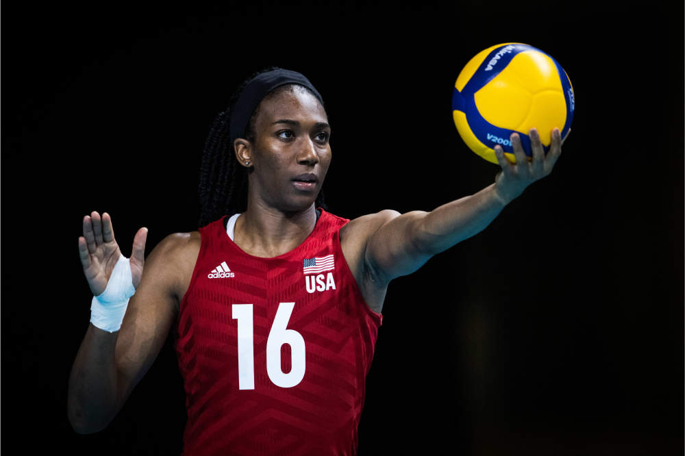 美国女排副攻阿金拉德沃产后回归2019年世界杯,美国在副攻线大力推新