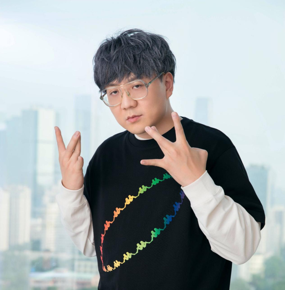 lol解说长毛怒喷观众臭x是观众故意搞事情还是解说不行难搞