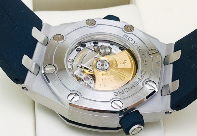 今日腕表赏析,有"颜色"的爱彼潜水钢表